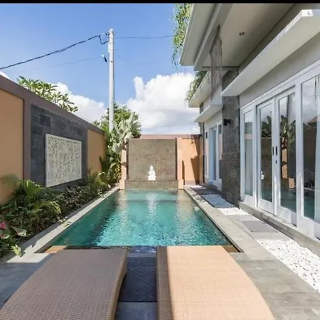 Central Seminyak Private 3 Bedroom Villa Roshi