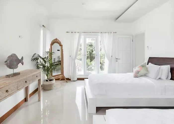 Villa Walk To - Private 3 Bedroom Roshi Seminyak (Bali)