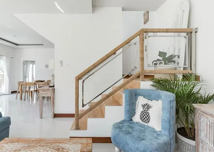 Walk To - Private 3 Bedroom Roshi * Seminyak (Bali)