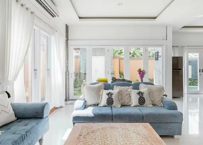Walk To - Private 3 Bedroom Roshi Villa Seminyak (Bali)