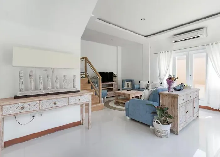 Villa Walk To - Private 3 Bedroom Roshi